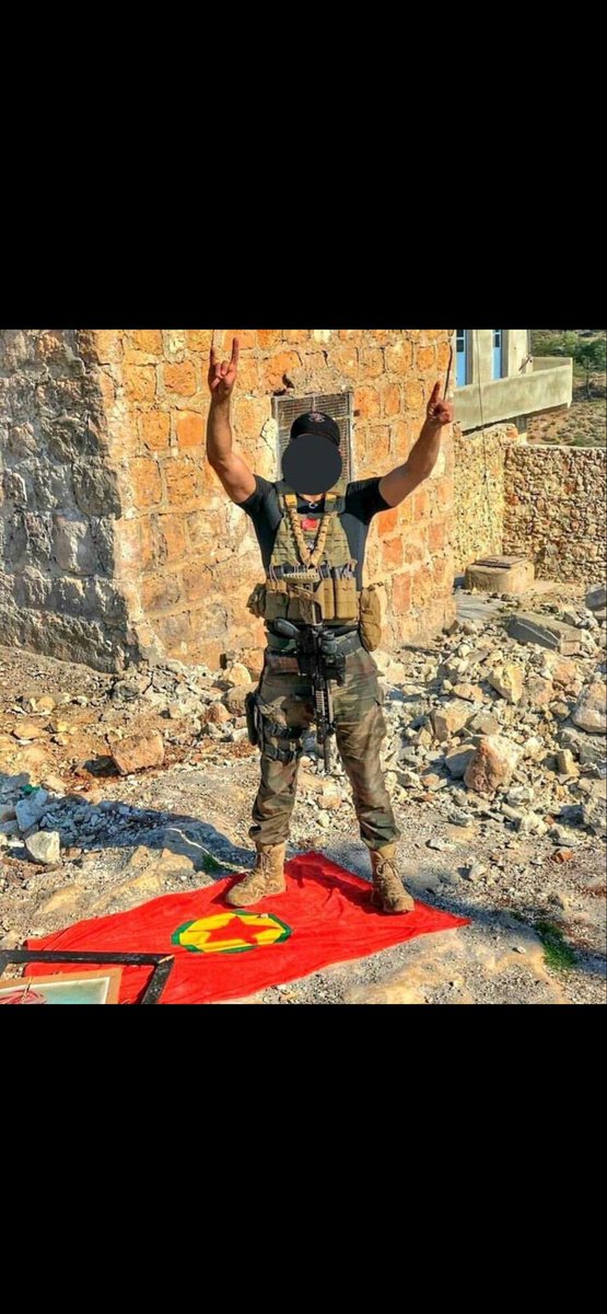 venesres's tweet photo. @Stoickov_ Cahil orospu evladı Kosova ile Arnavutluk bayrağını karıştıracak kadar kuş beyınlisin senin neyine ülke kurmak https://t.co/YoYxJvsjOZ
