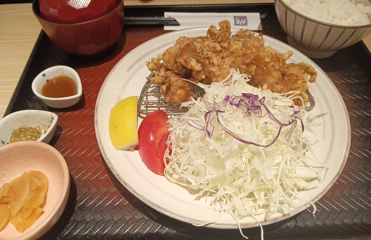 今日から新年度スタートですね！

先日友人と行った志村が大好きな大戸屋さんの食事を添えて☺️。

新しい年度のスタートを迎えましょう☺️☆彡