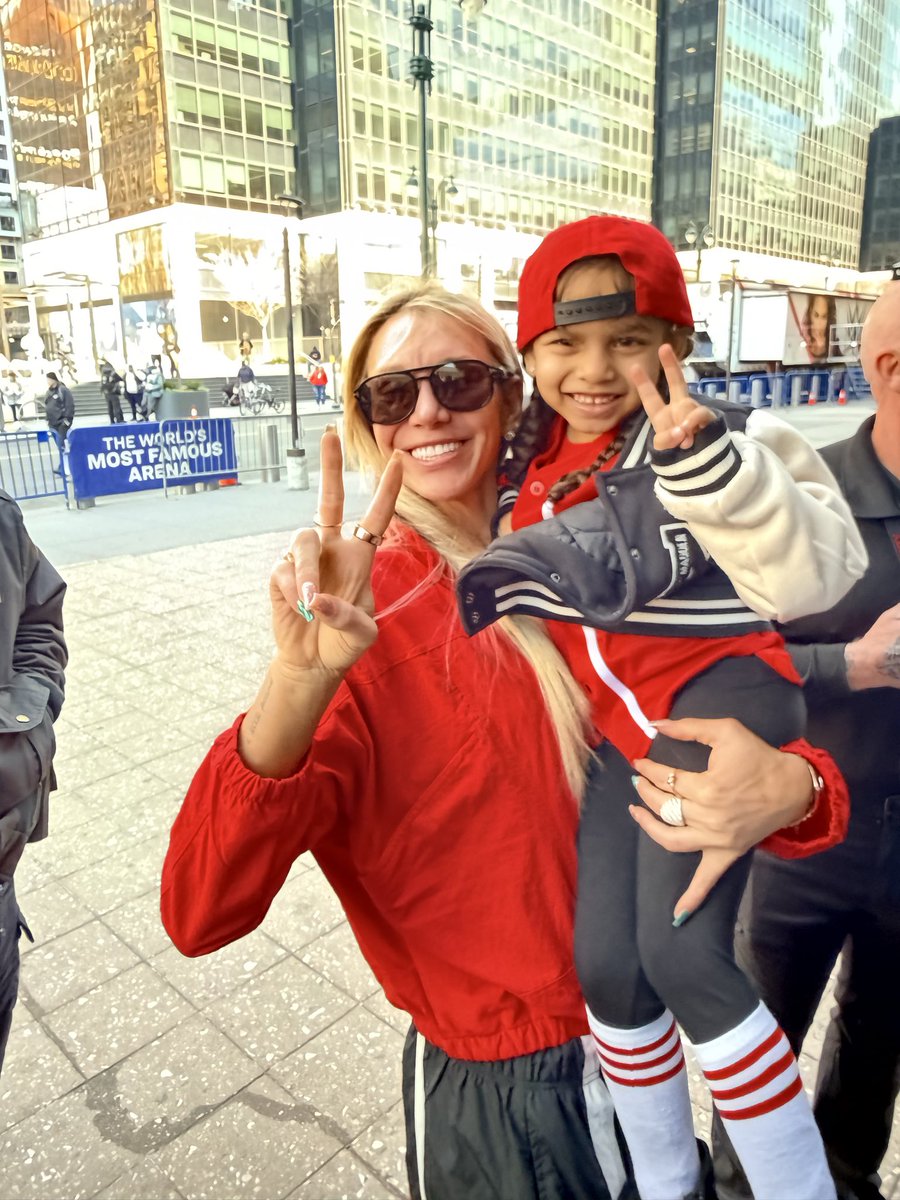 Prodigy_Banner's tweet photo. @MsCharlotteWWE thank you for being so nice!! https://t.co/KJD5J3kj7r