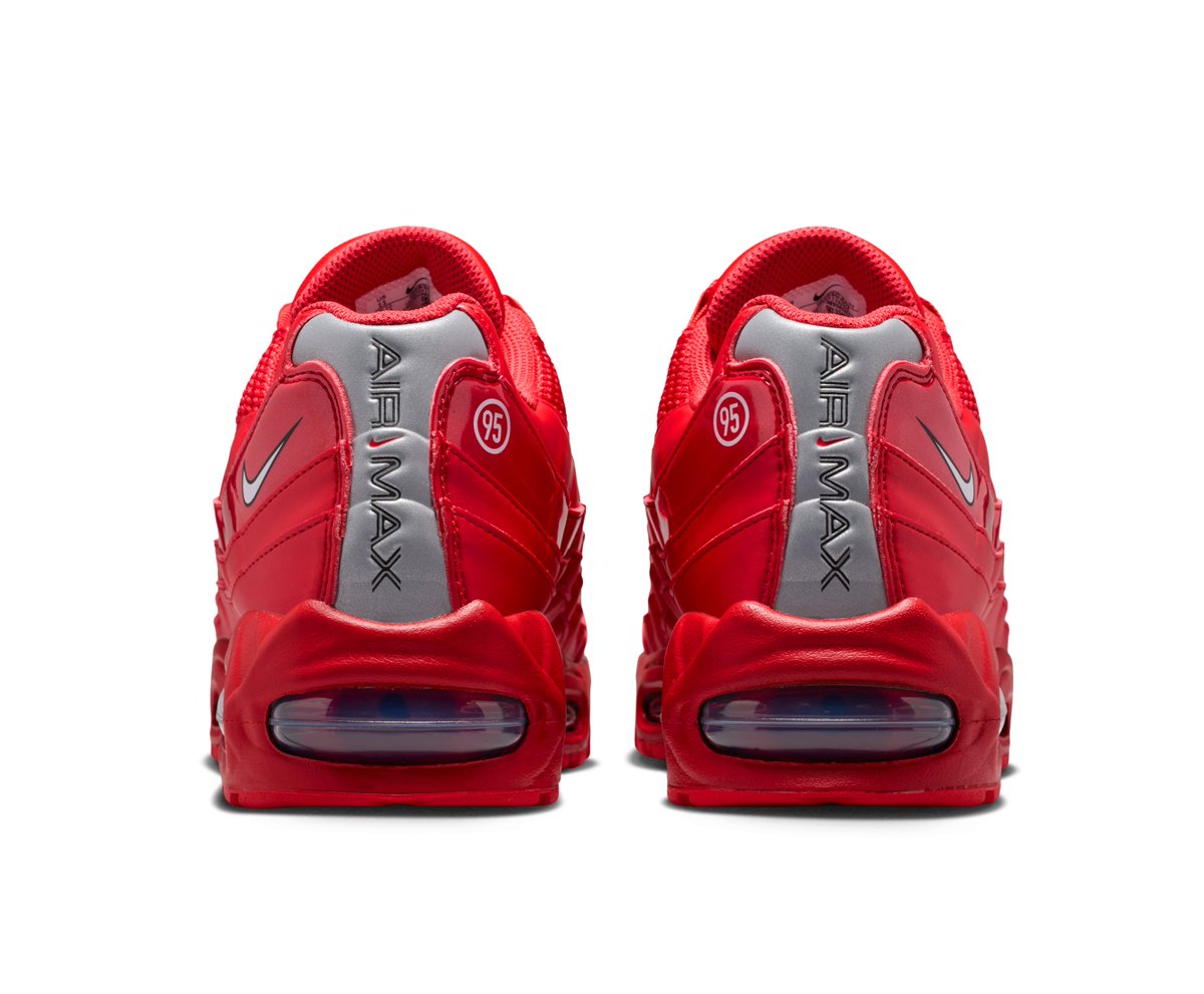 JustFreshKicks tweet media