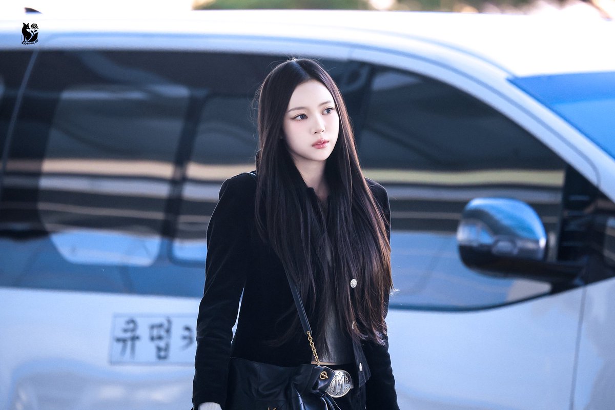 Xi0enen's tweet image. 251204 ICN🛫

#미야오 #MEOVV #MEOW #ミヤオ 
#NARIN #나린 #AprilFoolsDay