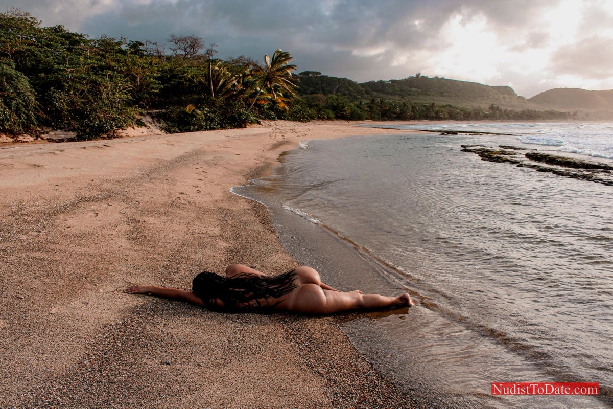 Nudist Fun tweet media