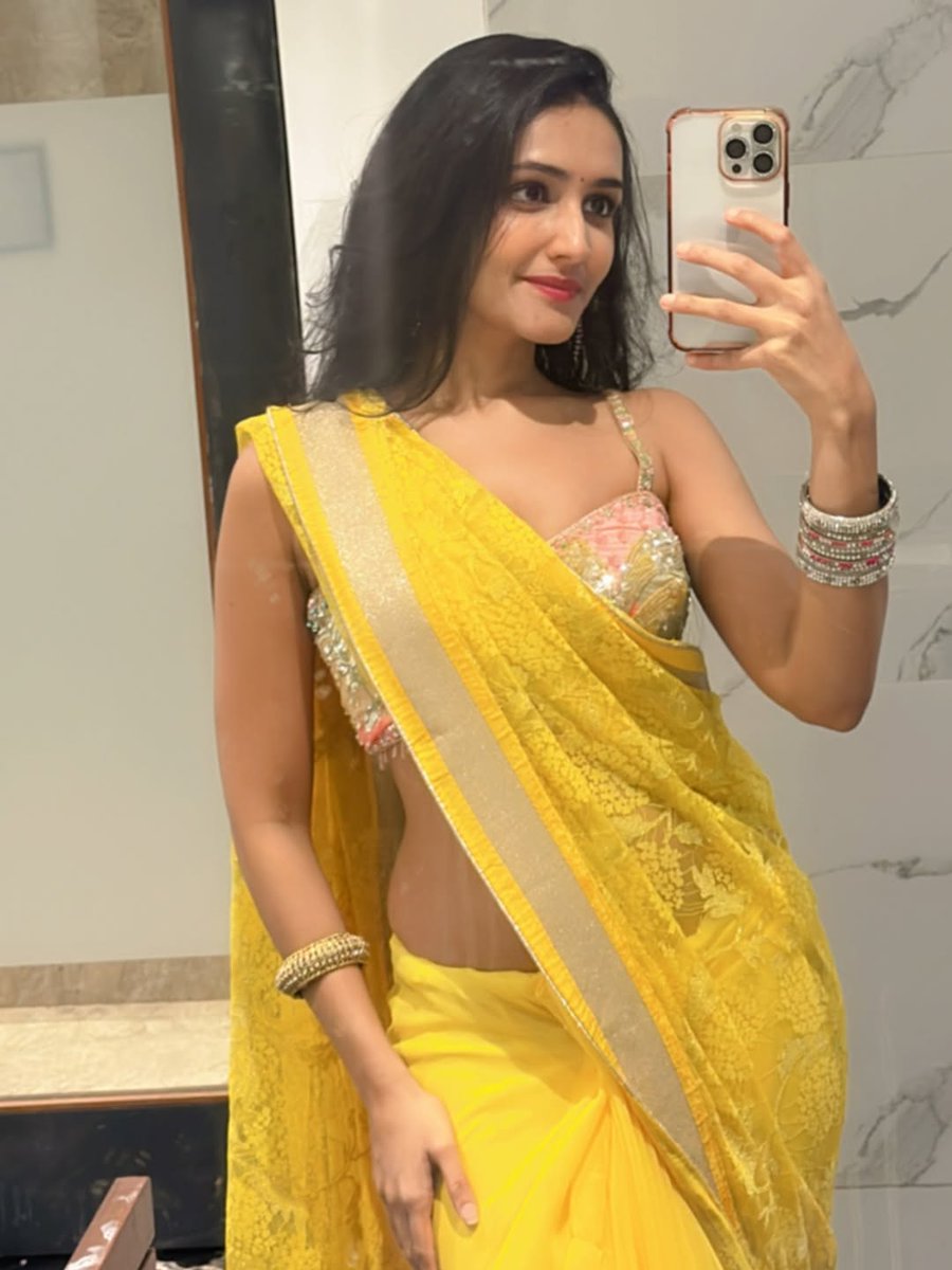 Yours Framefully tweet media