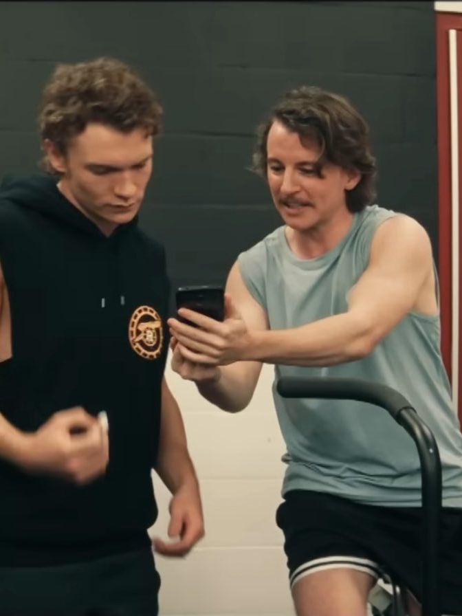 isa 🍂🏒 tweet media