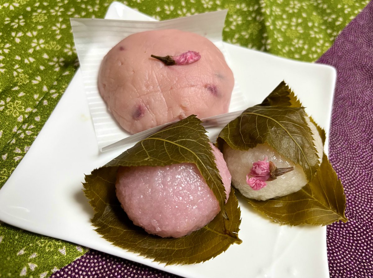 yurulinn's tweet photo. 🌸４月☺️🍀︎
いろいろ変わる新年度スタート🎬

高校授業料・小学校給食無償化、
一方、値上げ、通称｢独身税｣徴収開始...
税制改正により手取りが増える人減る人

🚲自転車に反則金制度新設
自動車側も要注意⚠️
一���に追い越すのはNG!?😨

2026(令和8)年度
世界が平和でありますように(｡-人-｡)🌸 https://t.co/x7IYxmdEQf