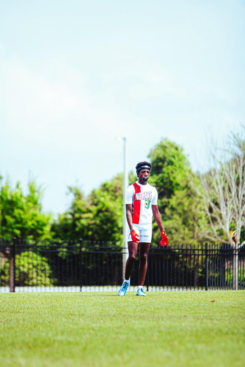 Brandon_Odoi's tweet photo. #TurnONTheTape for Demetrius Hayes, a 2028 nickel defender from national power Miami Central High. He started for my @FootballHotbed 7v7 #NoFake🧃 team had an INT and paced a defense that made the elite 8 having been together for less than 48 hours as a  team @dhayesjr_ https://t.co/6jvnWnk76n