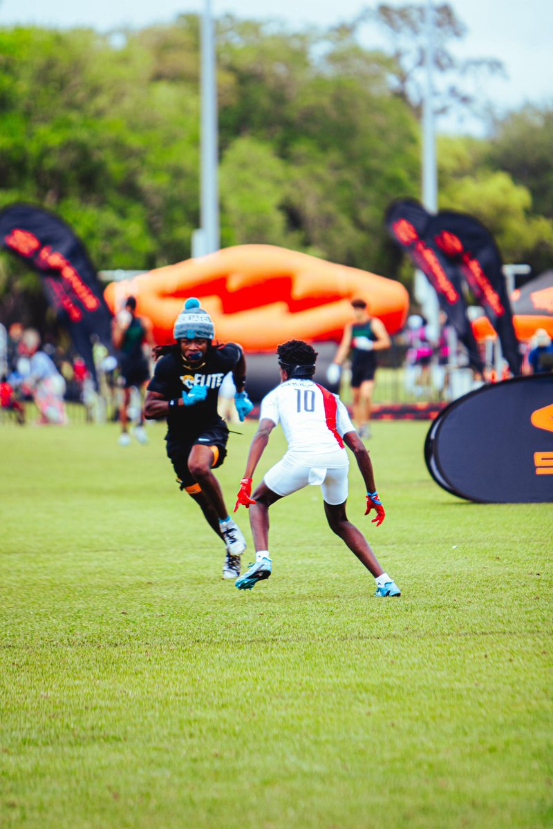 Brandon_Odoi's tweet photo. #TurnONTheTape for Demetrius Hayes, a 2028 nickel defender from national power Miami Central High. He started for my @FootballHotbed 7v7 #NoFake🧃 team had an INT and paced a defense that made the elite 8 having been together for less than 48 hours as a  team @dhayesjr_ https://t.co/6jvnWnk76n