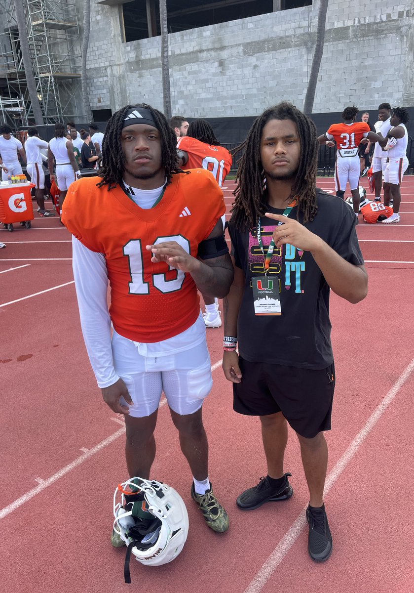 JGarner66681's tweet image. Had an amazing time @CanesFootball spring practice, the DL never stopped moving, and @charles_a4 is different 🔥🙌

@AREALGENTLEMEN @JasonTaylor @TheCribSouthFLA @VL_Sports @JaredClark2 @Mooney_FB 

#balling #built #for #this