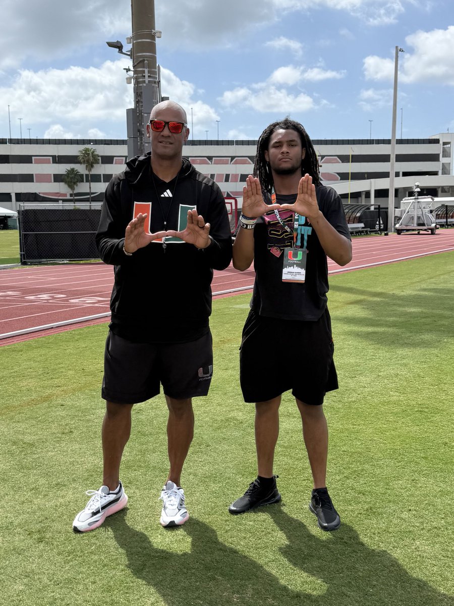 JGarner66681's tweet image. Had an amazing time @CanesFootball spring practice, the DL never stopped moving, and @charles_a4 is different 🔥🙌

@AREALGENTLEMEN @JasonTaylor @TheCribSouthFLA @VL_Sports @JaredClark2 @Mooney_FB 

#balling #built #for #this