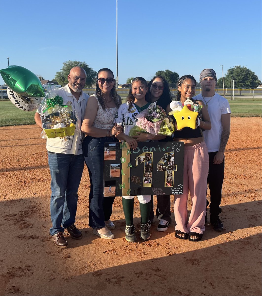 LBHSChargersAD's tweet photo. “Senior Night Softball 2026”

Green 💚 &amp; Gold 💛Loud &amp; Proud! https://t.co/hkLndob09f