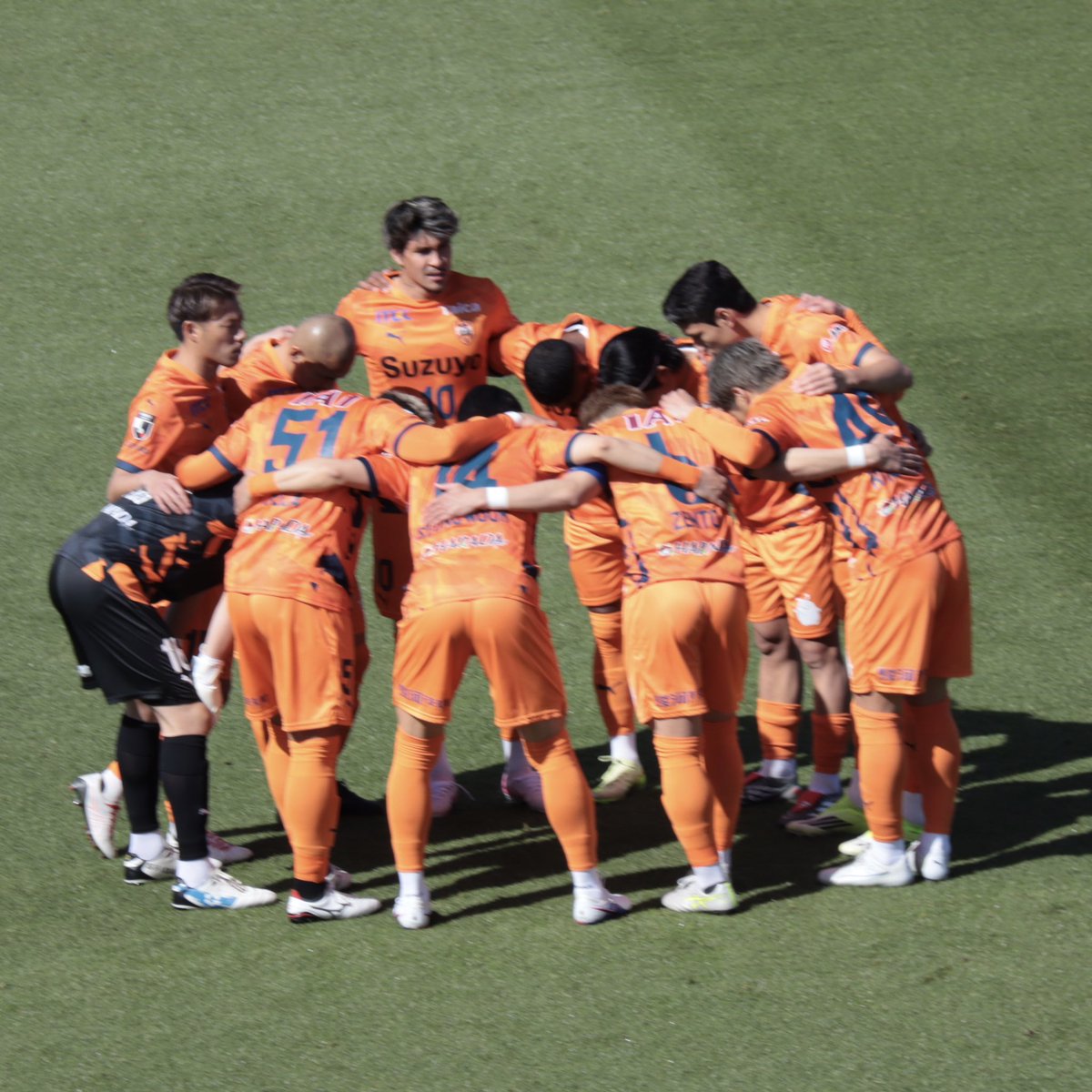 つるすけ tweet media