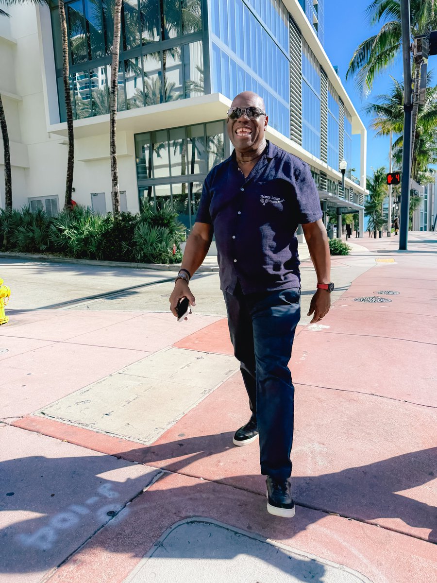 Carl Cox tweet media