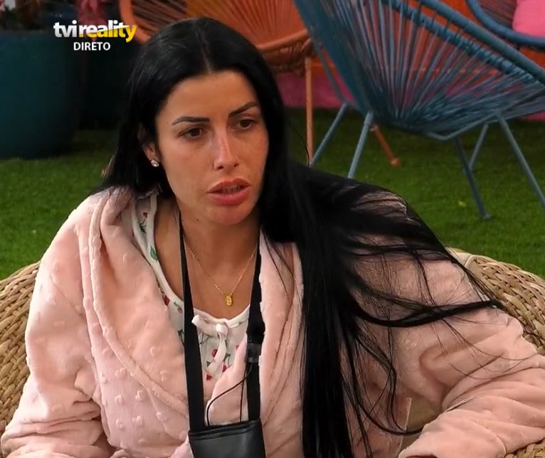 crucifiquem-me, mas anseio secretamente por este quarteto 

#sstvi