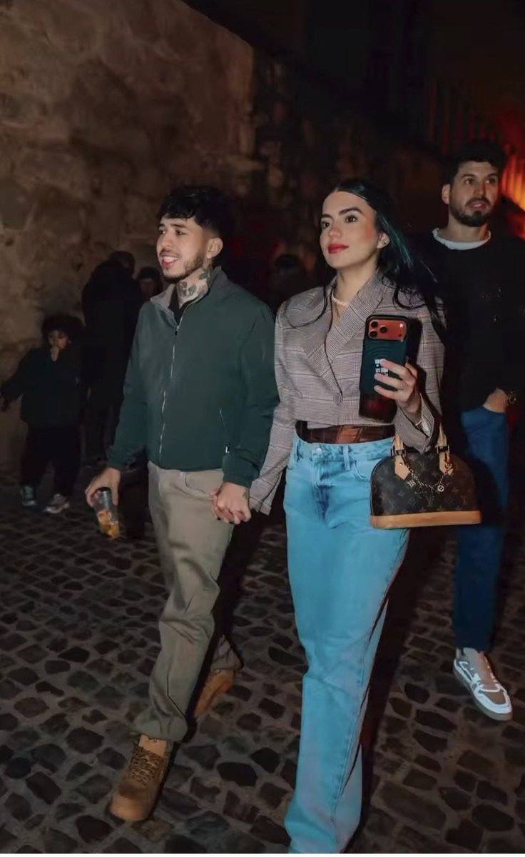 Jeroo.17 tweet media