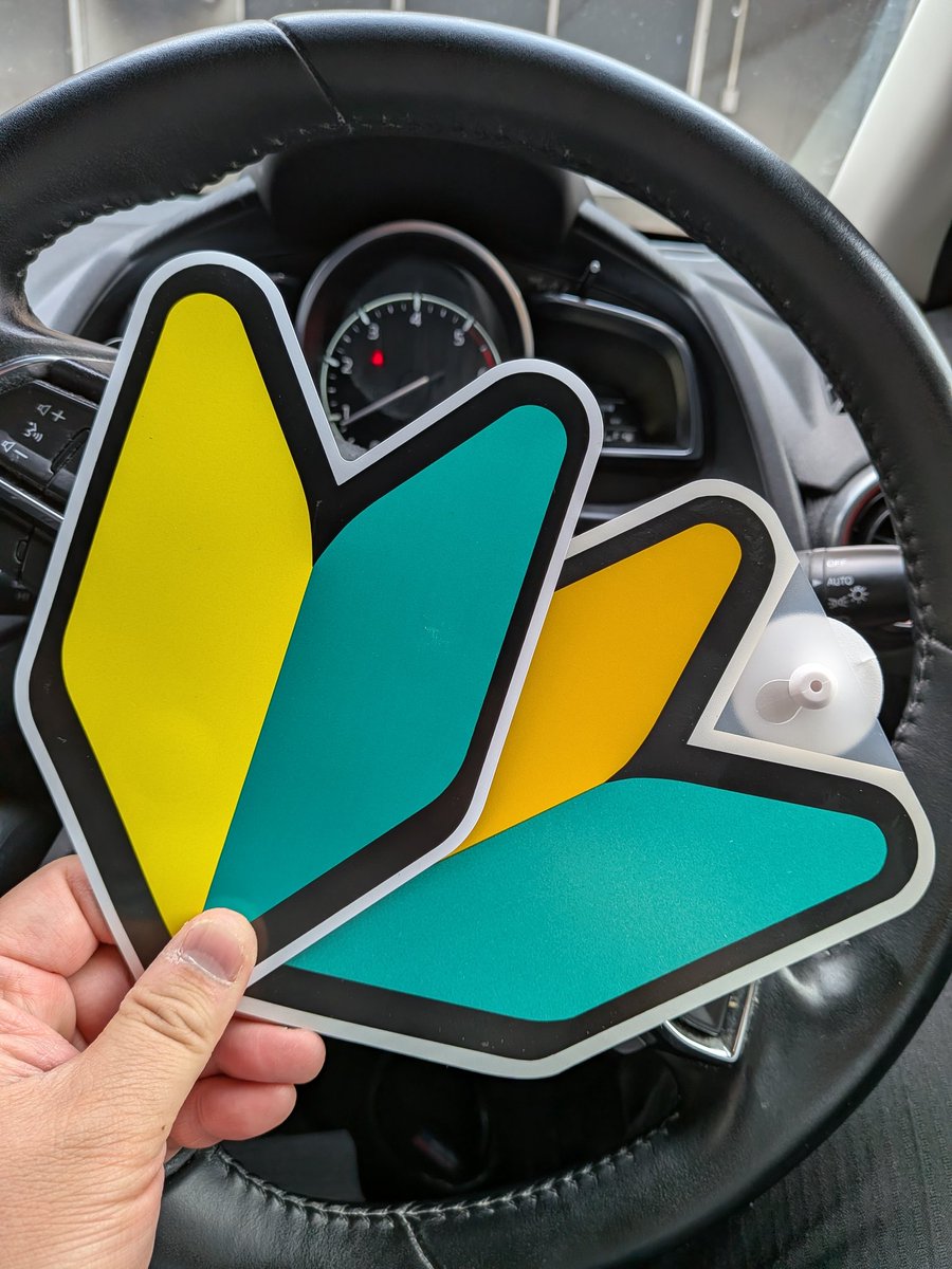 GBeeeeZtheWORLD tweet media