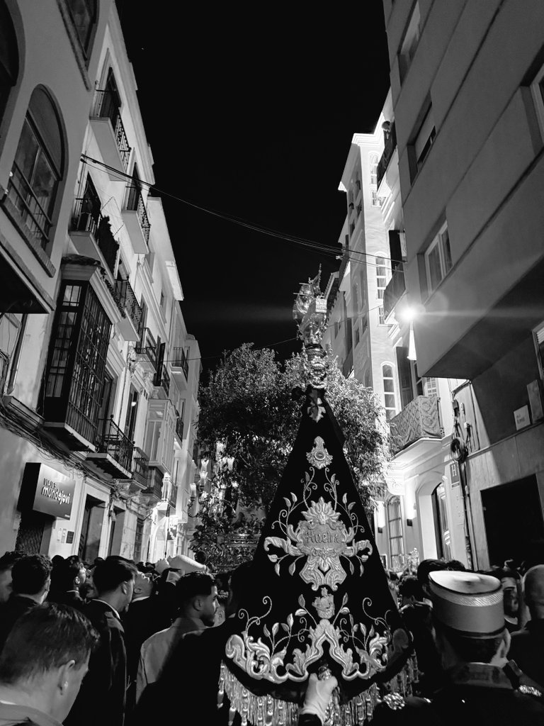 Espectacular lo vivido en Casapalma a los sones de:

"Perdón, el Camino de Nuestras Vidas" + "Esencias de mi Tierra" + "Al Compás de la Calle Agua" + "Coronación en San Gil" + "Ecce Homo" + "La Música que te Reza" + "Legionarios de una Fe, los Hijos del Perdón"

GRACIAS MÁLAGA 🖤