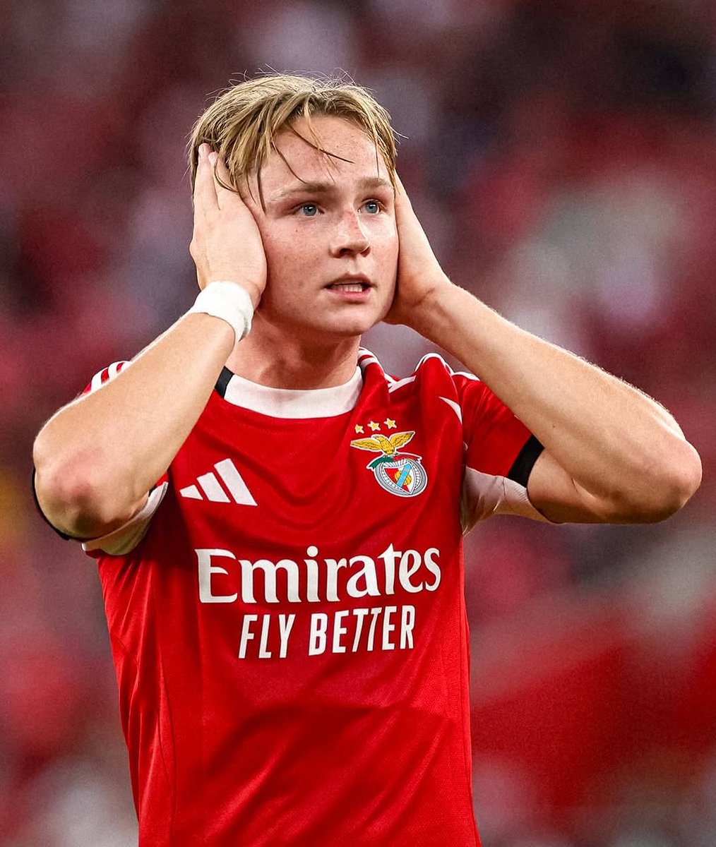 Hot players tweet media