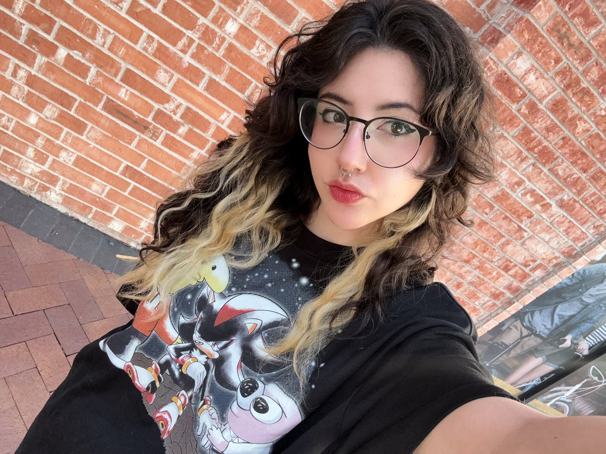 ✦ eve ✦ tweet media