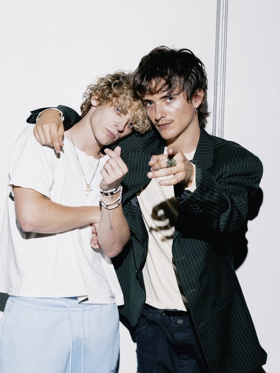 Uniters Charts tweet media