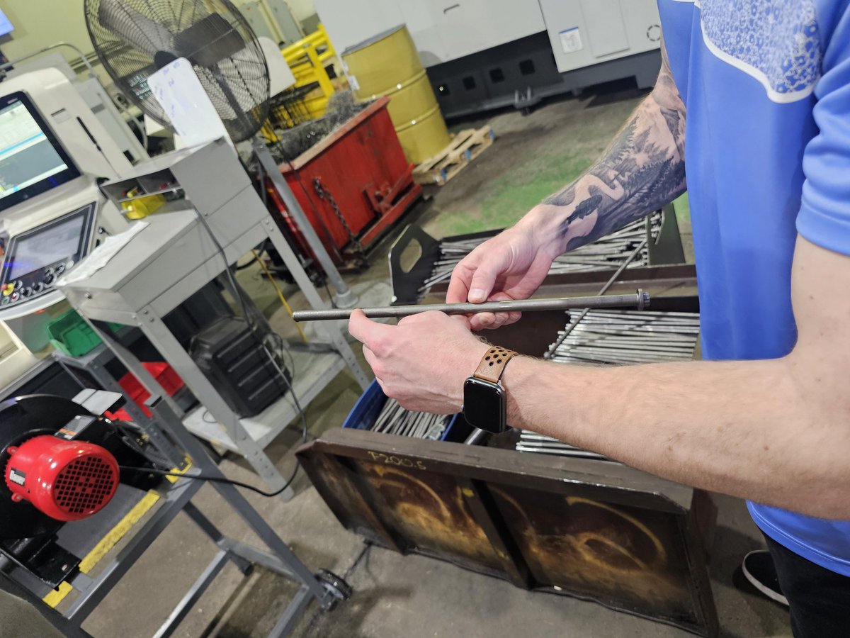 Rosa the Riveter 💪🛠🔩 tweet media