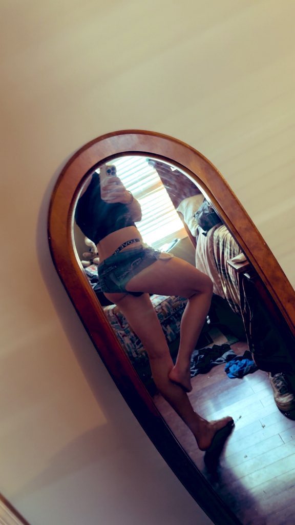 first_class_256's tweet photo. How’s my new mirror? #dms #nsfwtwtًً #baddies https://t.co/Oedq1TDWLg