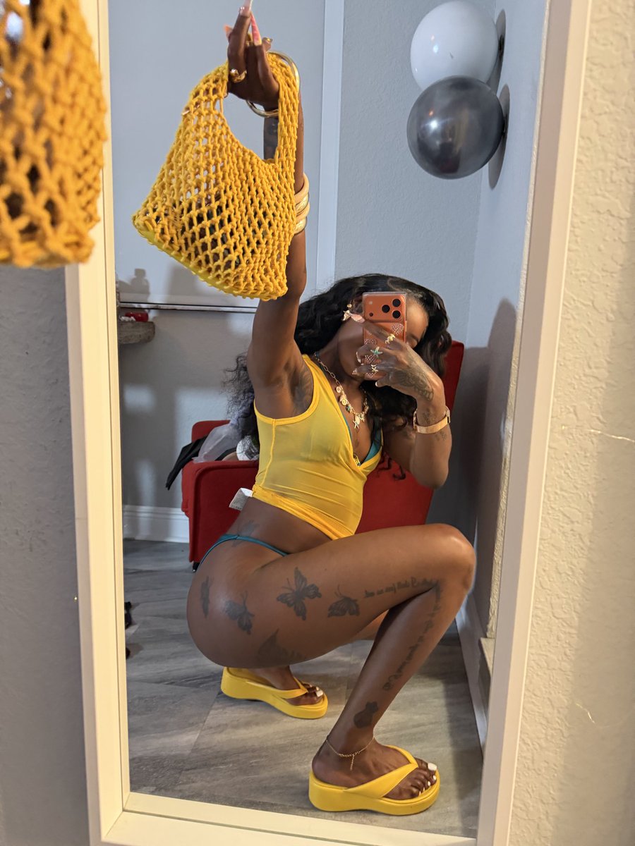 DaBarbianaaa's tweet photo. 😍💦 https://t.co/gArp8oxgre