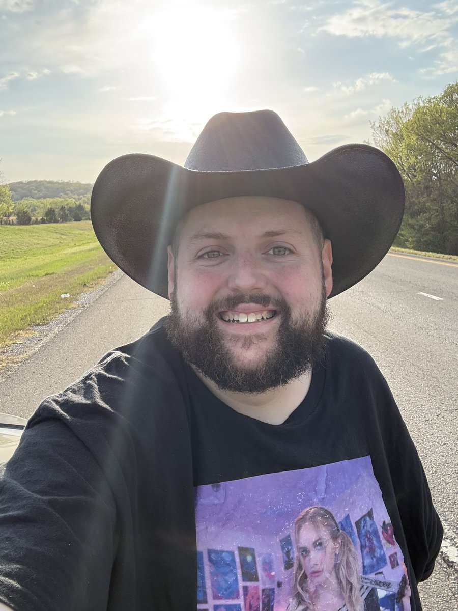 Kyle aka K-LO tweet media