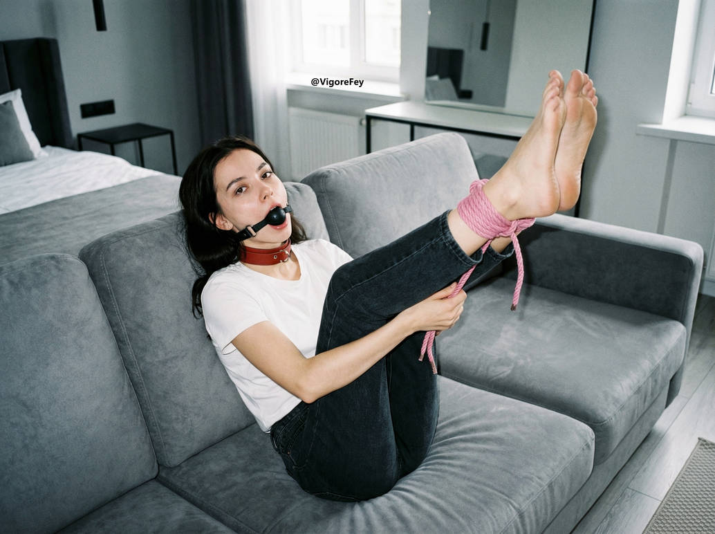 VigoreFey's tweet photo. do what you want
Check out my DeviantArt page for more updates. https://t.co/LJaZTePHPS #bondage #collegegirl #bdsm #submissivegirl #beauty #sexy #footfetish #collar #barefoot #gagged https://t.co/LSnrSeEEOs