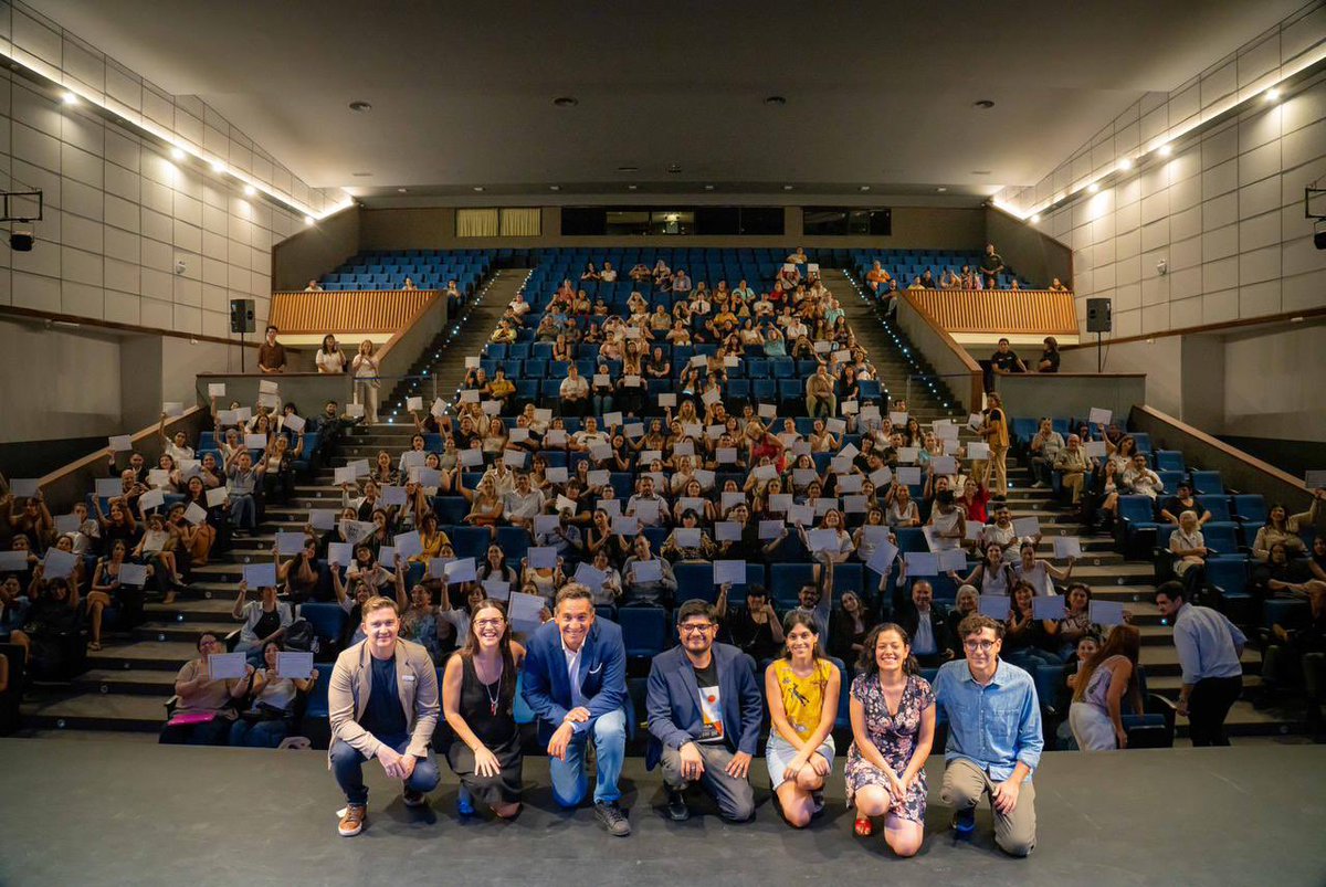 Más formación en #DerechosHumanos

Se entregaron los certificados de la 5ª cohorte de la Diplomatura en Derechos Humanos: 240 personas recibieron su acreditación, en una propuesta formativa que fue completada por más de 800 estudiantes.