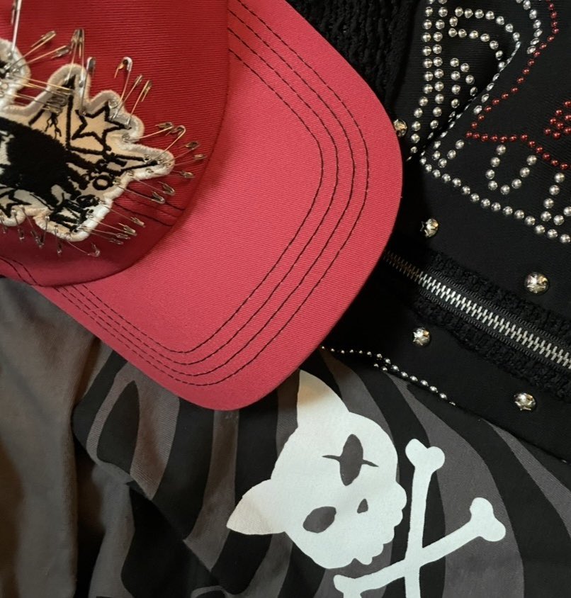 Vivienne tweet media