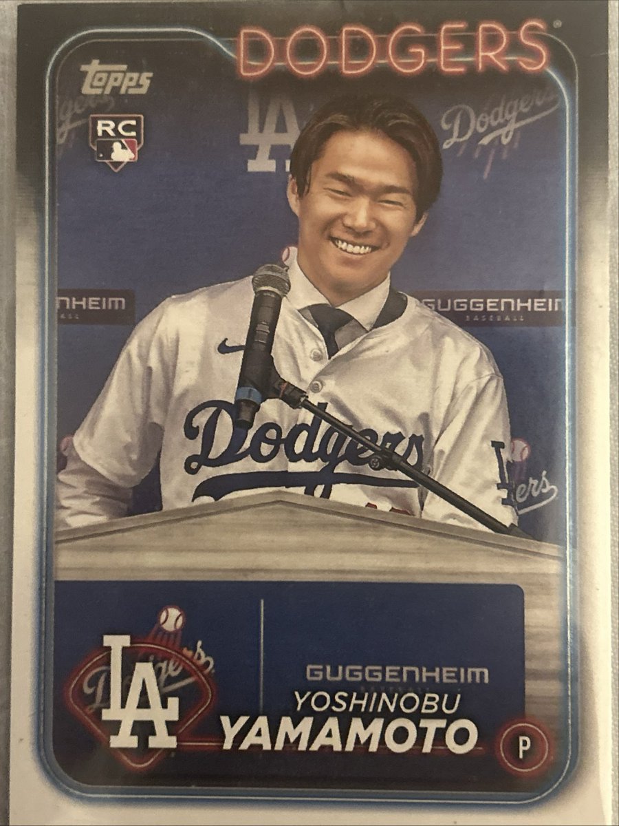 flamadiddledoo's tweet image. Have to love a good rookie image variation. Have any? 

#Topps #variation #rookie #TheHobby #Collectors #image