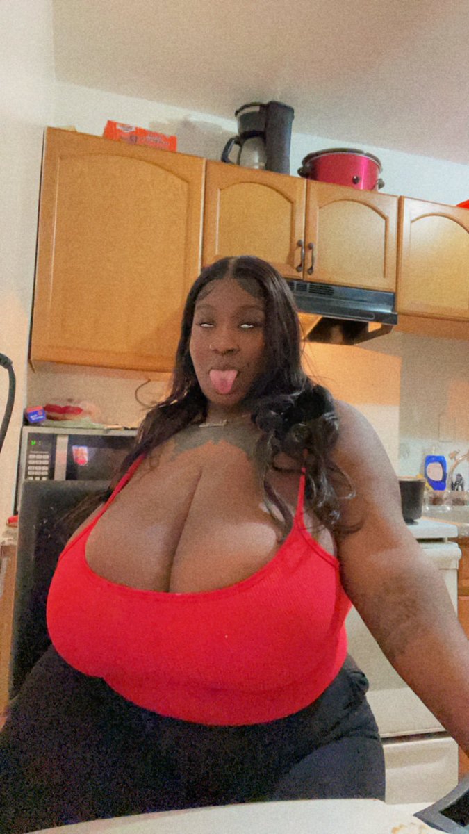 Nicole aka BIG Mama 😋 tweet media