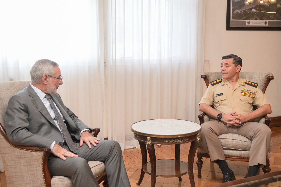 Ministerio de Defensa tweet media