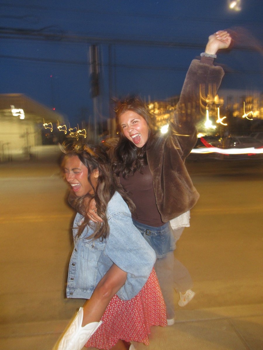 leah 🪽 tweet media