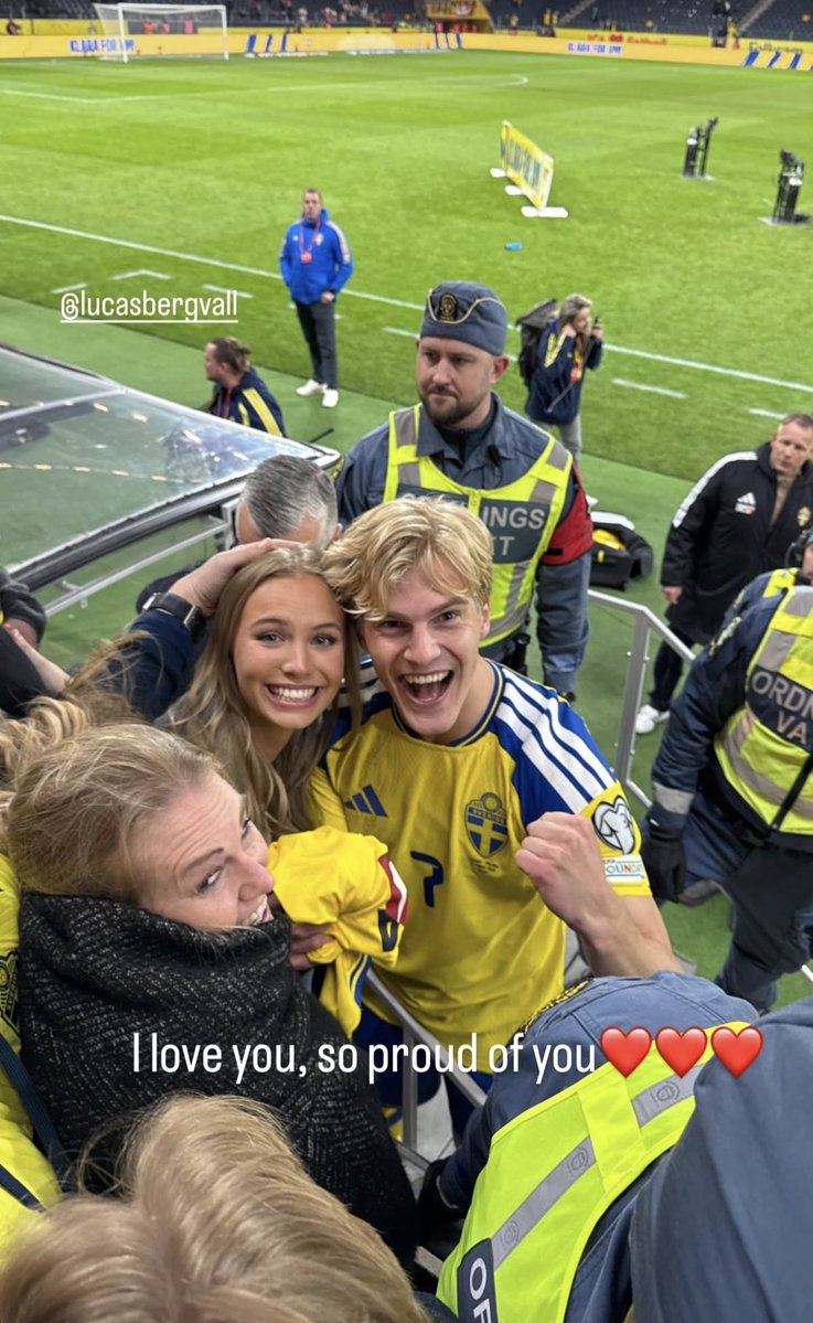 흠칫🫨 tweet media