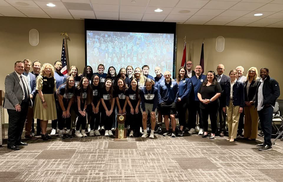 FairmontGB's tweet photo. Special night for a special group. Thank you to the Kettering City School Board and Kettering City Council. More moments coming soon!
#WeAreFirebirds
#Kettering https://t.co/Ndc7AQNnos