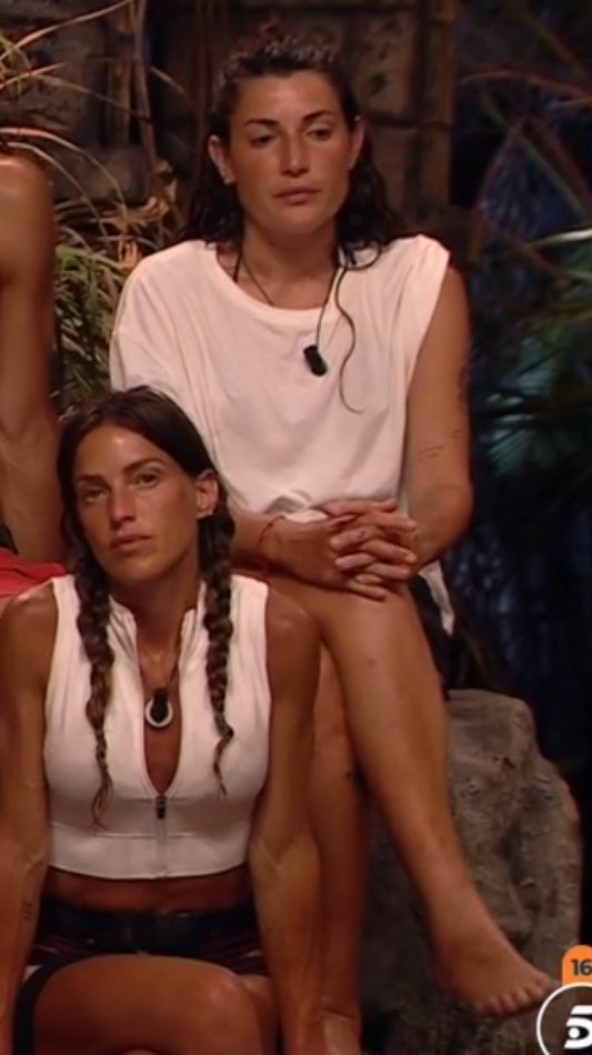 Que ridículas son, cada gala se superan 

 #TierraDeNadie4