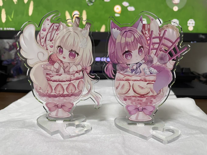 印刷綺麗で嬉しい 前回アクキーすぐなくなってしまったので気持ち多めに刷りました!お迎えいただけたら嬉しい〜 余ったら5月のメタフェス持ってきます!
