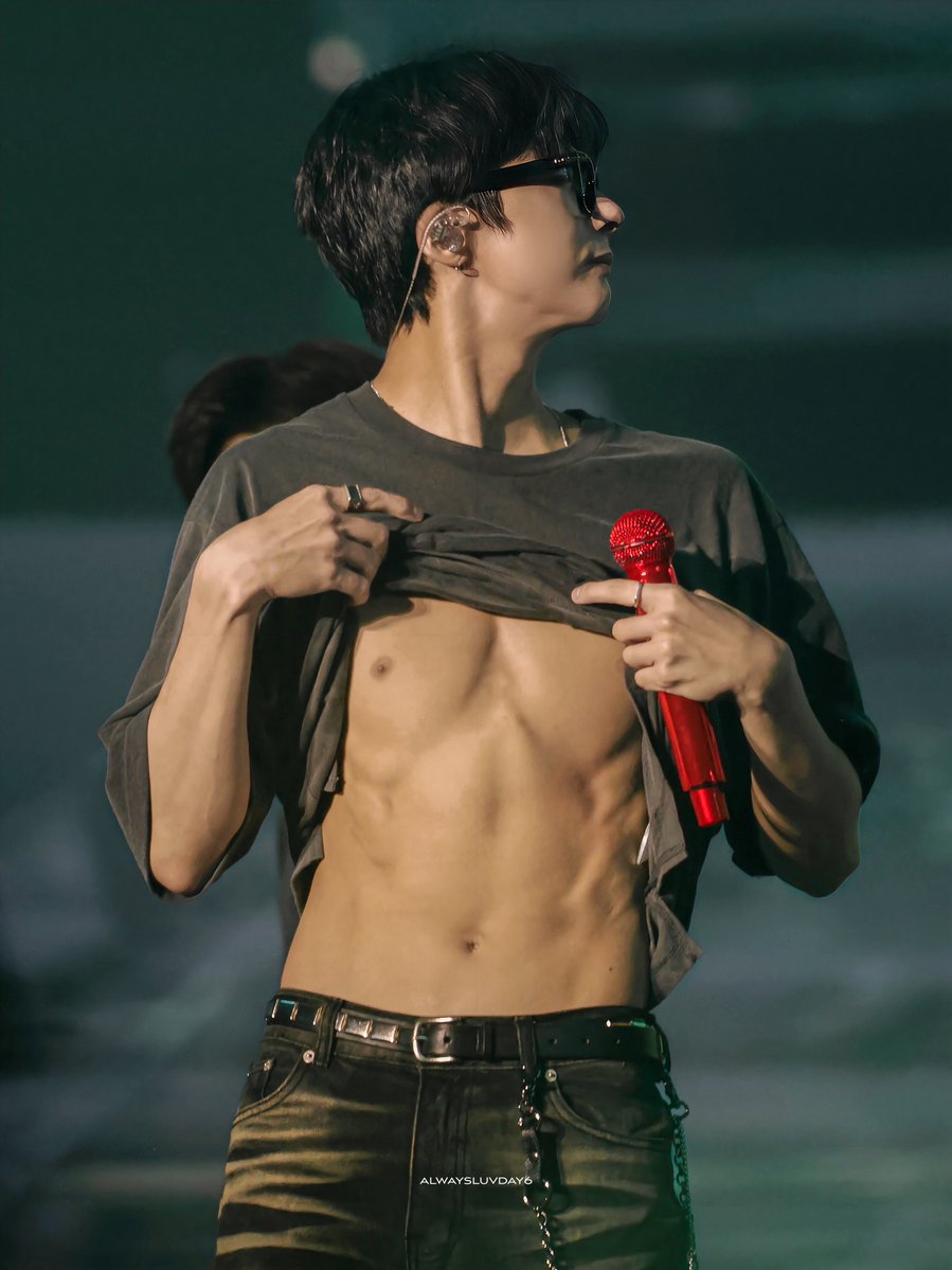 𝟿𝟾% tweet media