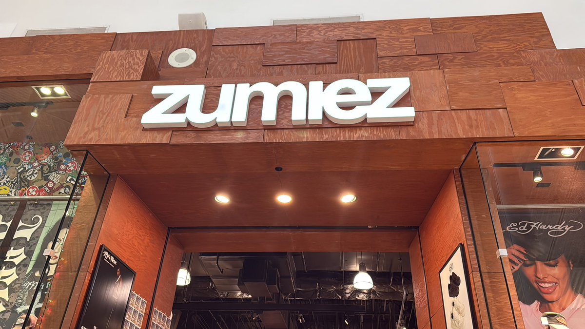 BackToYahusha's tweet photo. @zumiez  I was trying to give you guys credit on not losing touch with the skateboard community, but I can’t underestimate how crazy the story is. 

First off the kid working the skate counter has absolutely zero knowledge about skateboarding in any way shape or form. The old man walked up to the counter as a customer and said do you guys have any “ @Birdhouse_i ” which obviously is like top five skateboard deck companies ever especially ya know the whole @tonyhawkthing  and the kid at the counter.  literally responded with “bird house? I’ve never heard of them.”