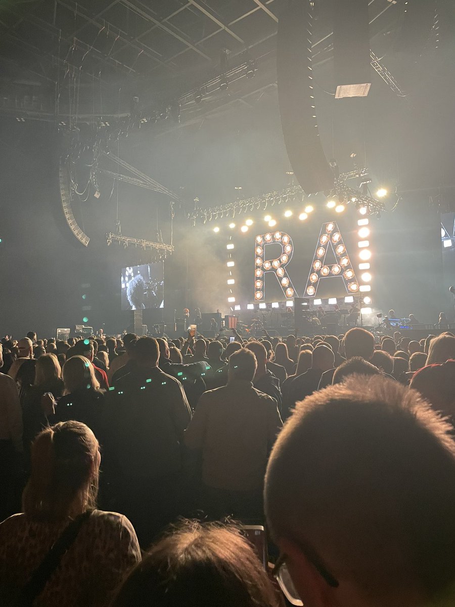 grahamd80's tweet photo. @richardashcroft the man knows the score 😎☘️☘️ #glasgow #hydro https://t.co/XWTREj3mAw