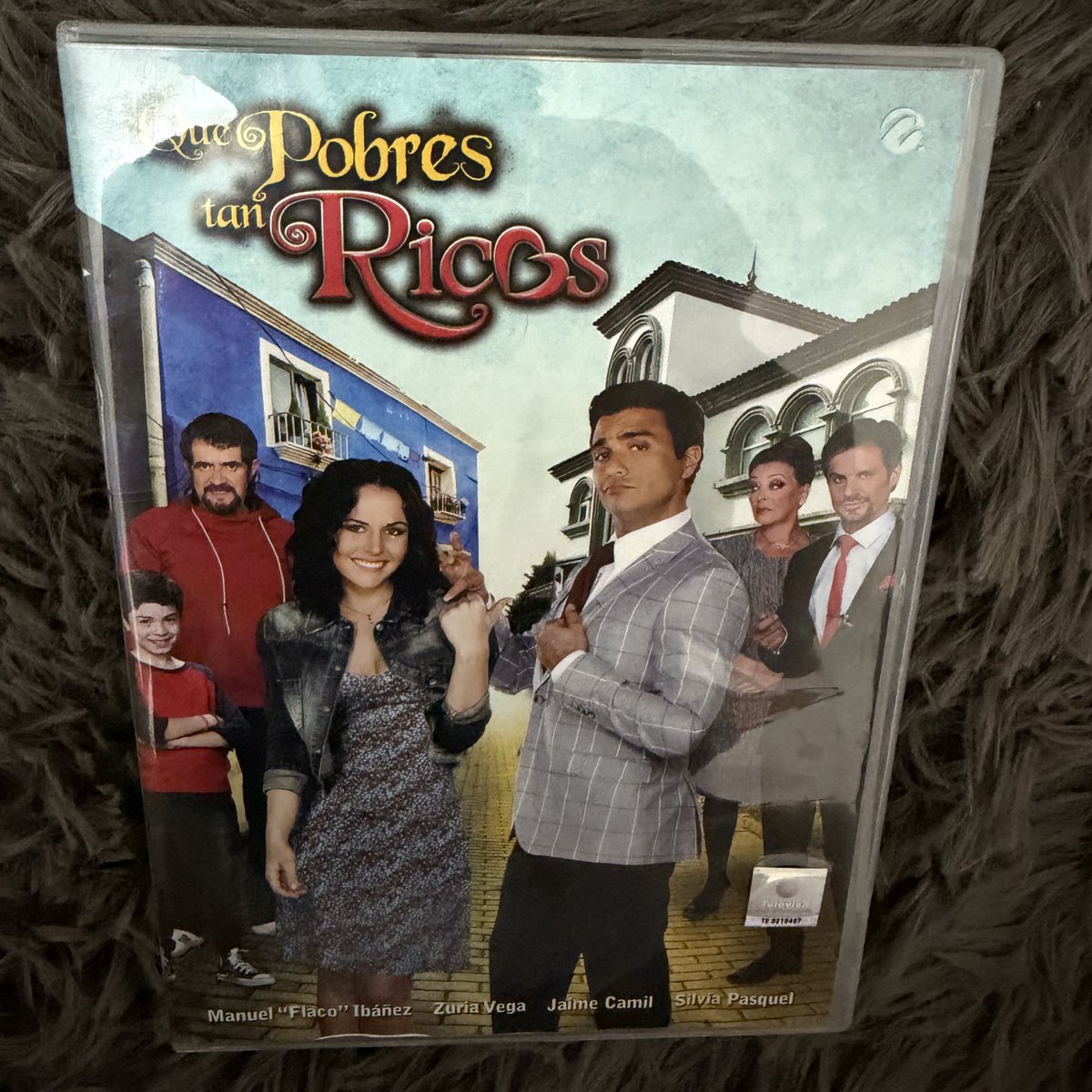 rodrigoceribeli's tweet photo. Aqui tem fã do #JaimeCamil e da #ZuriaVega #QuePobresTanRicos https://t.co/pkE2scbjVS