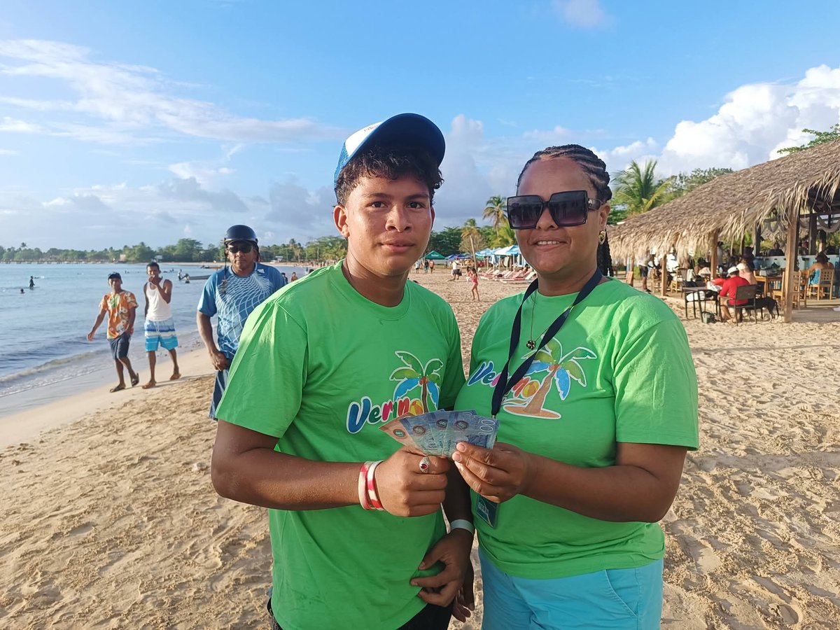 Se llevó a cabo la competencia de natación en la playa South West Bay de Corn Island 🌊🏊🏽‍♂️
Los ganadores recibieron premios en efectivo y suvenires por parte del Intur.

#NicaraguaFascinanteIrresistible #NicaraguaÚnicaOriginal #VisitaNicaragua