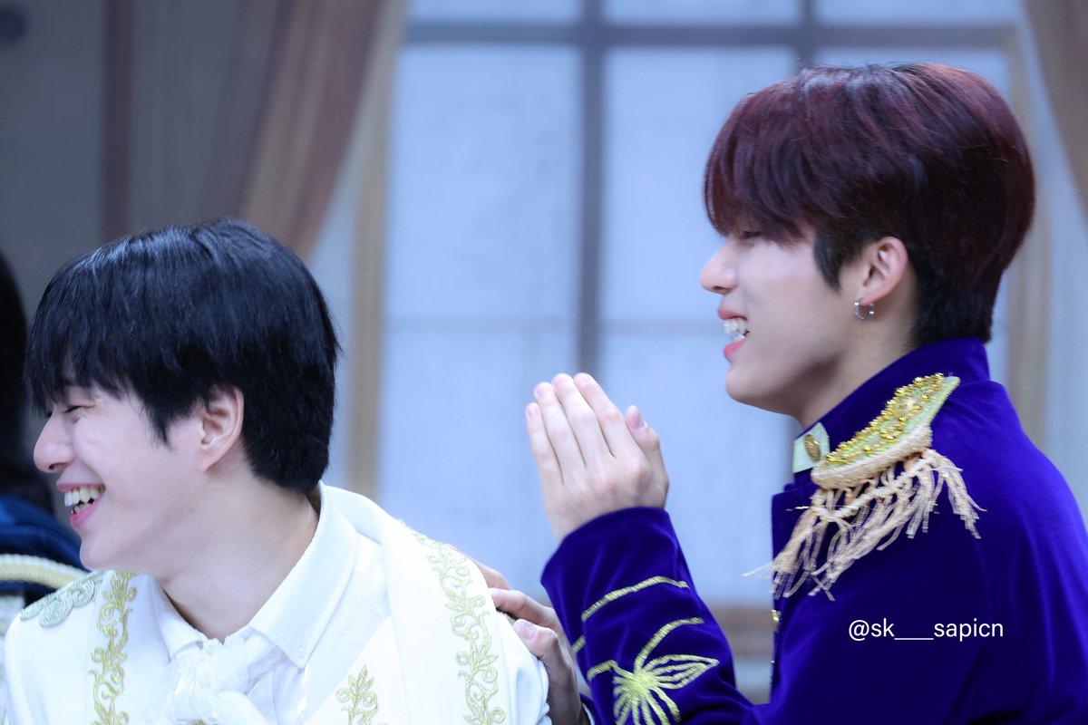 250921 
#AprilFoolsDay #만우절 #쓰담즈 #박정우 #PARKJEONGWOO 
#윤재혁 #YOONJAEHYUK #트레저 #TREASURE 
<a href="/treasuremembers/">TREASURE</a>