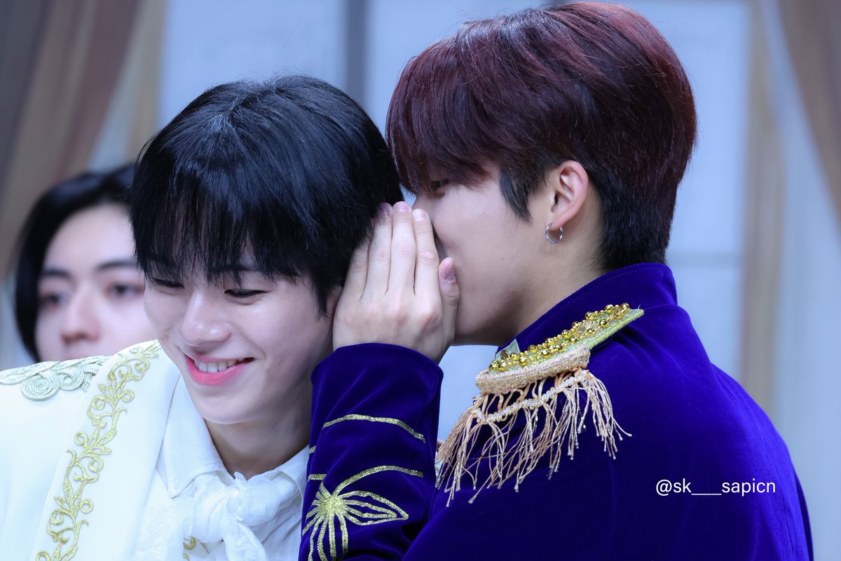 sk___sapicn's tweet photo. 250921 
#AprilFoolsDay #만우절 #쓰담즈 #박정우 #PARKJEONGWOO 
#윤재혁 #YOONJAEHYUK #트레저 #TREASURE 
@treasuremembers https://t.co/ECfN3E7MQw