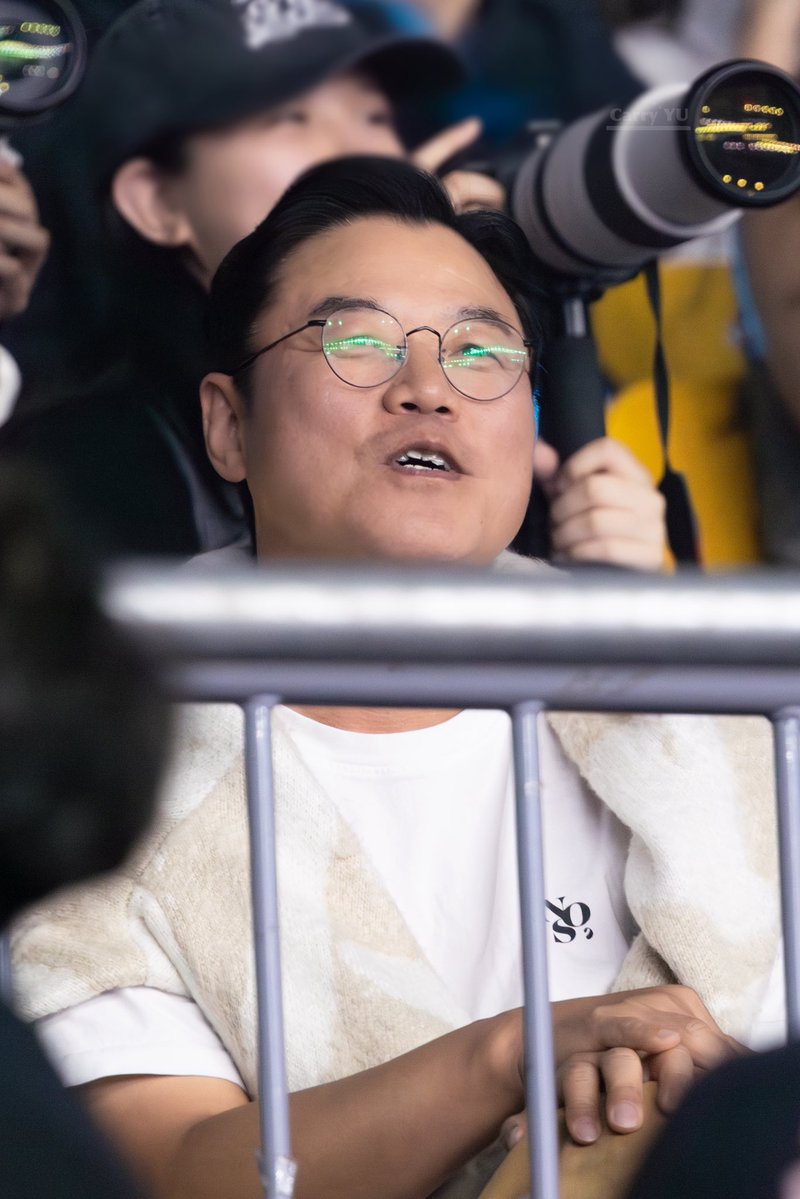 Carry YU tweet media