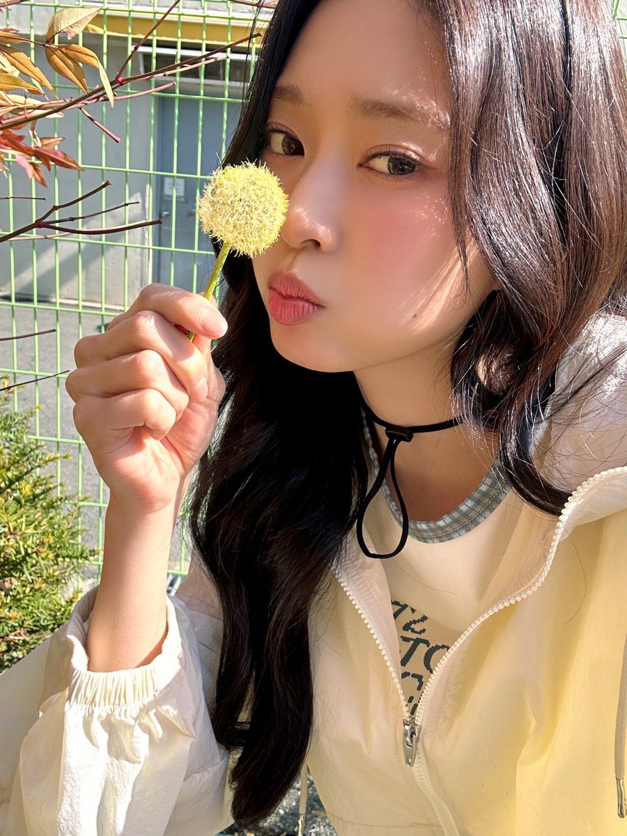 Kim Minju Updates tweet media
