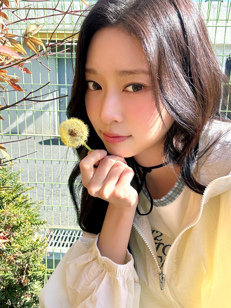 Kim Minju Updates tweet media