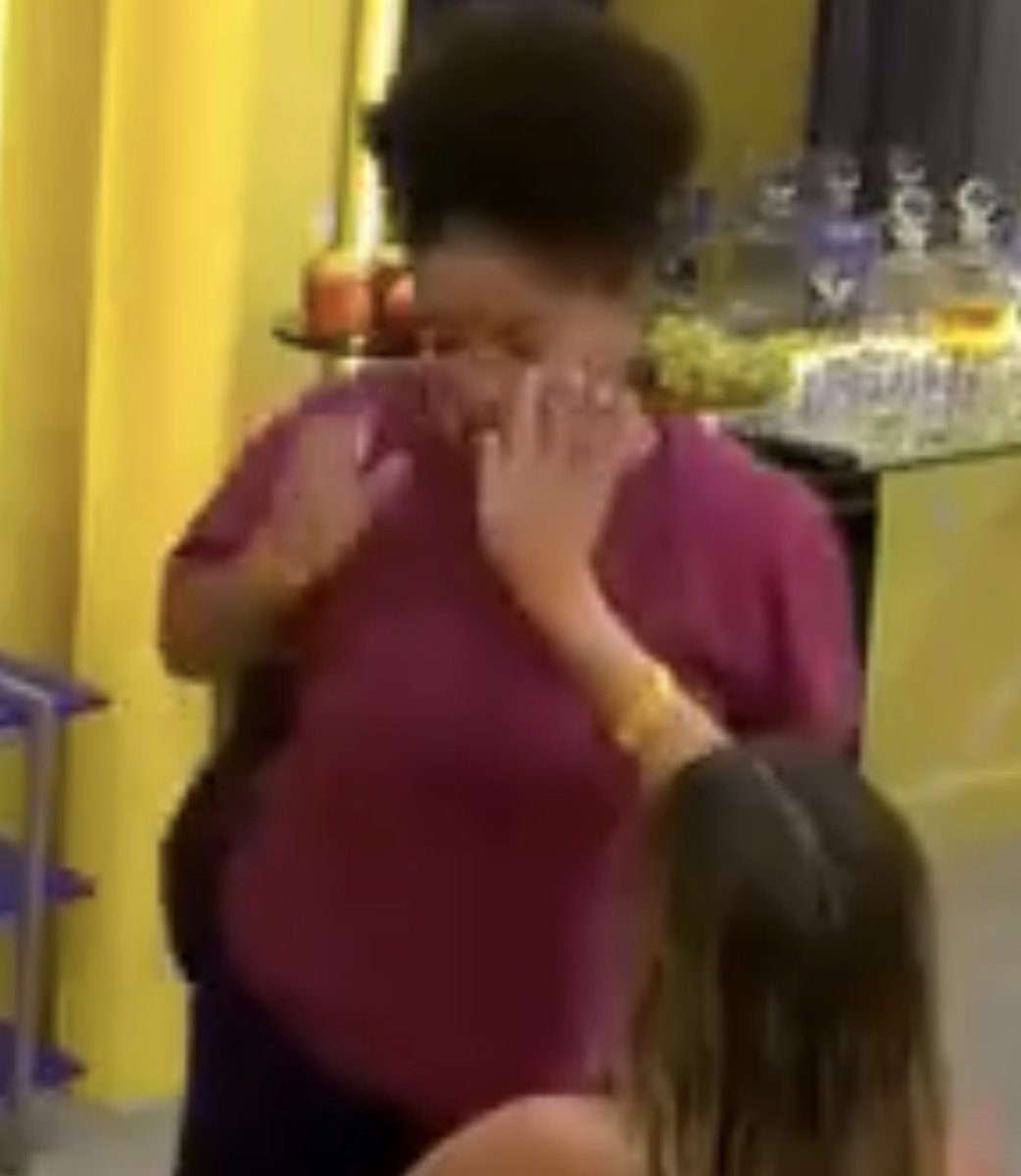 jhowsinceroo's tweet photo. ISSO AQUI É ENTRETENIMENTO??? AGRESSÃO É ENTRETENIMENTO??? 

SAMIRA EXPULSA 
 https://t.co/BDXGJZIG2A