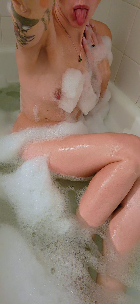 EmmaDaze 🐰 tweet media